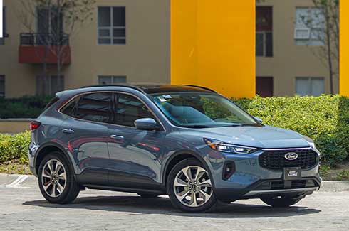 Dinámico y Atractivo diseño exterior de Ford Escape Híbrida 2025 con rines de 19 pulgadas